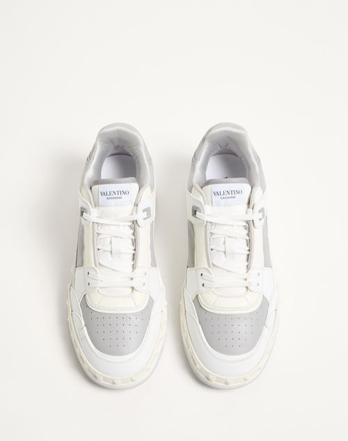 - White/pastel Gray