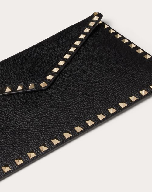 Valentino Garavani - Rockstud Grainy Calfskin Envelope Pouch - Black - Woman - Mini Bags