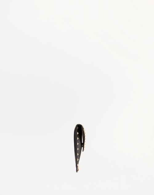 Rockstud Calfskin Pouch for Woman in Black | Valentino US Rockstud Calfskin Pouch for Woman in Black | Valentino US