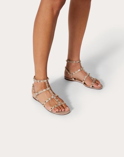 Rockstud Flat Calfskin Sandal With Straps for Woman in Azure