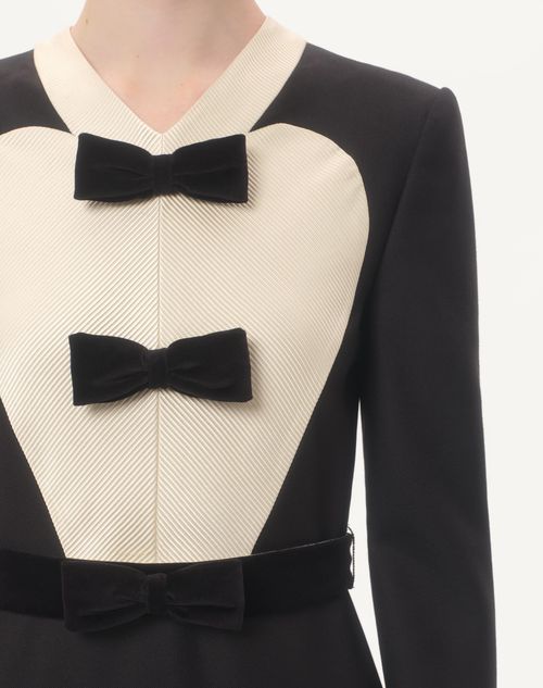  - Black/soft Beige