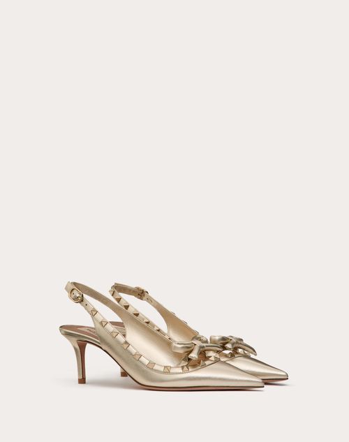 Valentino Garavani - Escarpins À Bride Arrière Rockstud En Cuir Nappa Lamé Ornés D'un Nœud Et Clous Ton Sur Ton, Talon : 60mm - Platine - Femme - Escarpins