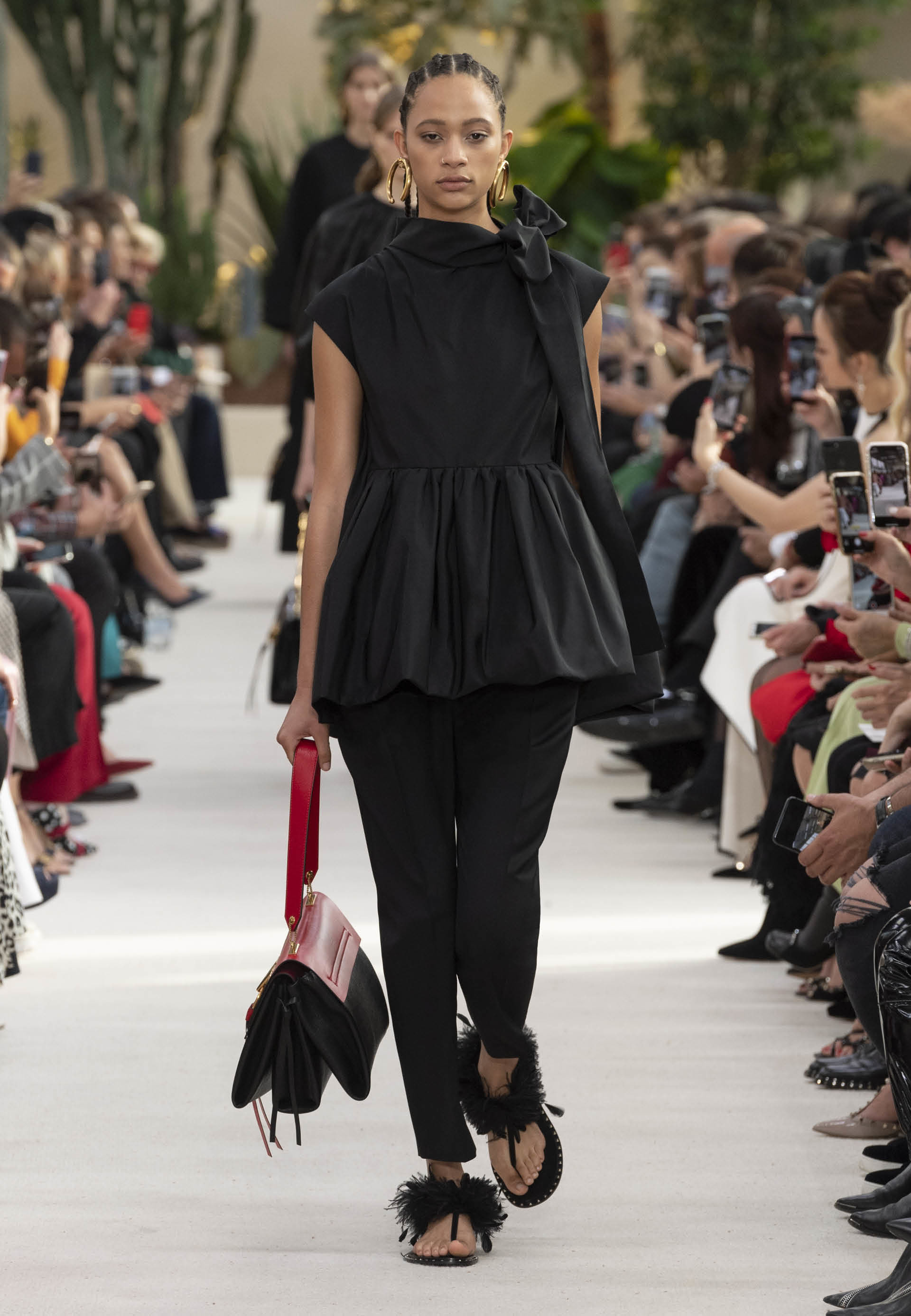 valentino black dress 2019