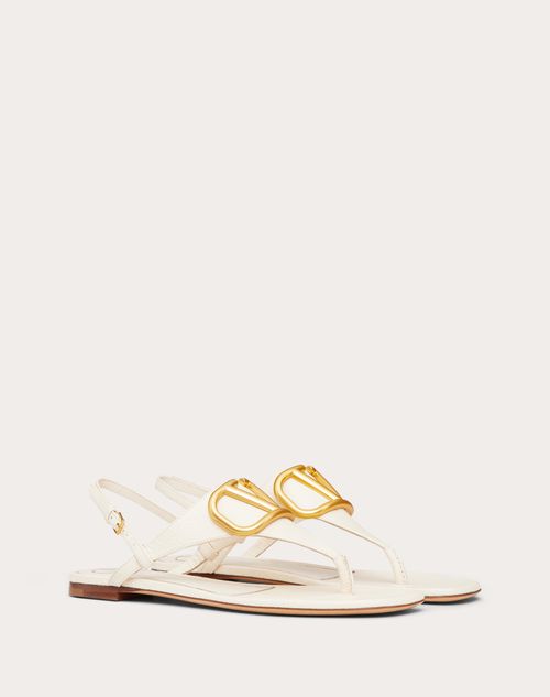 Valentino Garavani - Vlogo Signature Flat Thong Sandal In Grainy Calfskin - Light Ivory - Woman - Shoes
