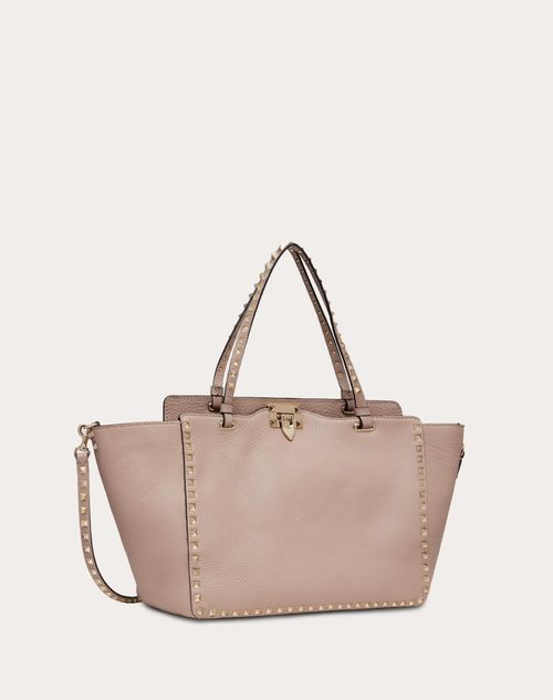 Valentino Garavani - Sac De Taille Moyenne Rockstud En Veau Grainé - Poudre - Femme - Cabas