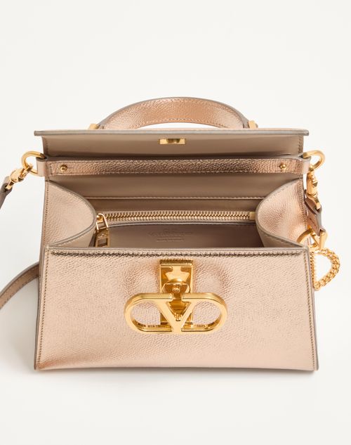 Valentino Garavani - Valentino Garavani Vsling Small Handbag In Laminated Grainy Calfskin - Champagne - Woman - Top Handle Bags