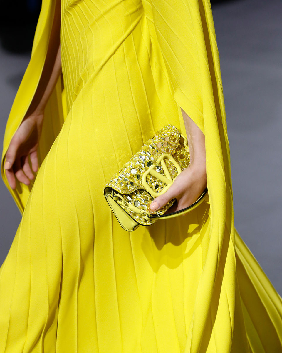valentino-spring-summer-2023-unboxing-valentino