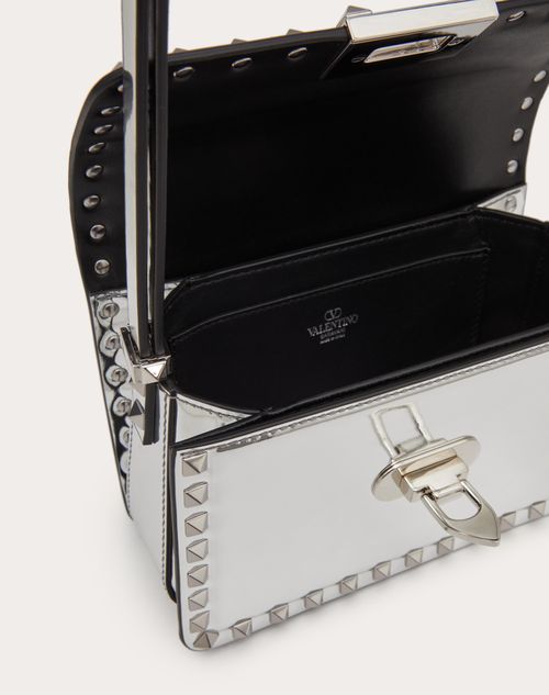 ROCKSTUD E/W HANDBAG IN MIRROR-EFFECT CALFSKIN