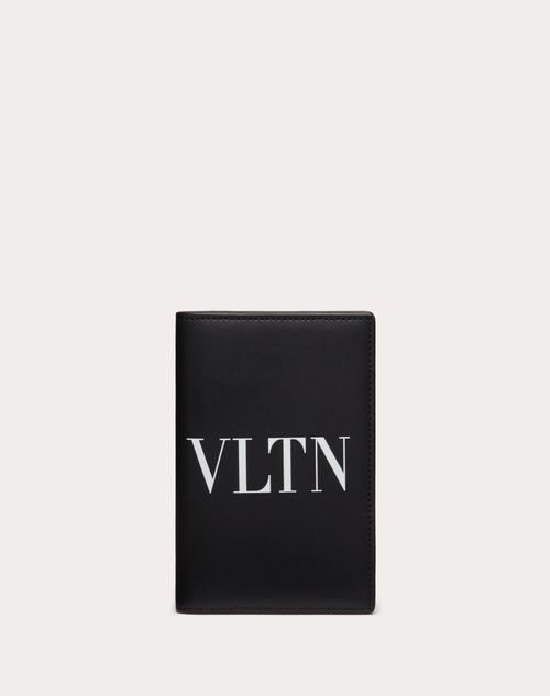 Vltn パスポートカバー for メンズ インチ ブラック | Valentino JP