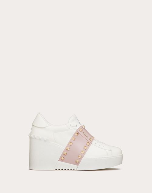 Valentino Garavani - Zapatilla Deportiva Open Disco De Cuero De Becerro Con Tacón En Cuña De 85 mm - Blanco/water Rose - Mujer - Sneakers