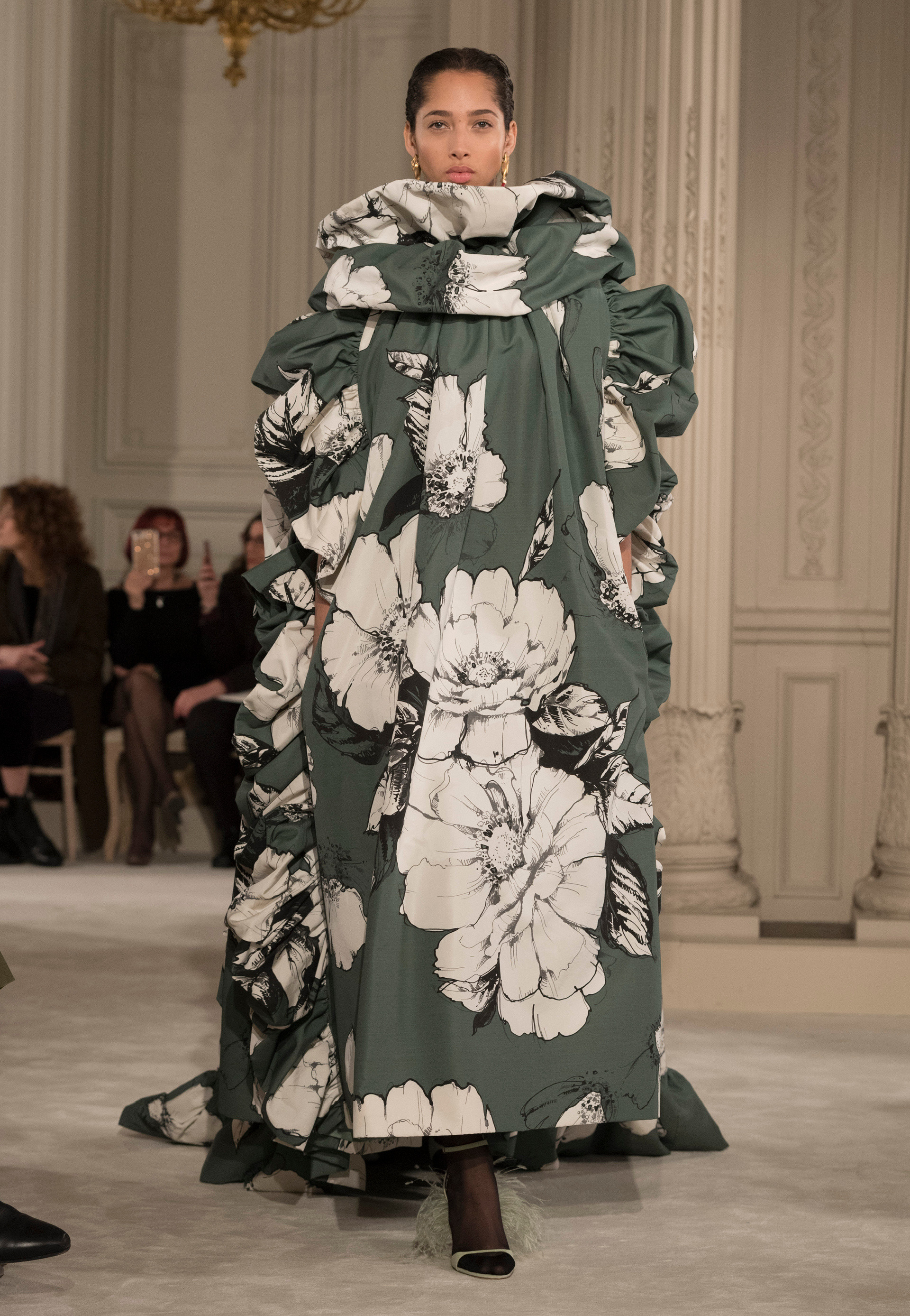 Valentino couture hotsell spring 2018