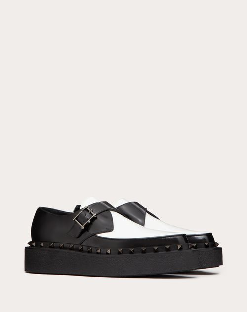 Valentino Garavani - Zapato Monk Strap Rockstud M-way De Cuero De Becerro Con Una Hebilla, Tachuelas A Juego Y Tacón De 50 mm
 - Negro/blanco - Hombre - Loafers & Oxford