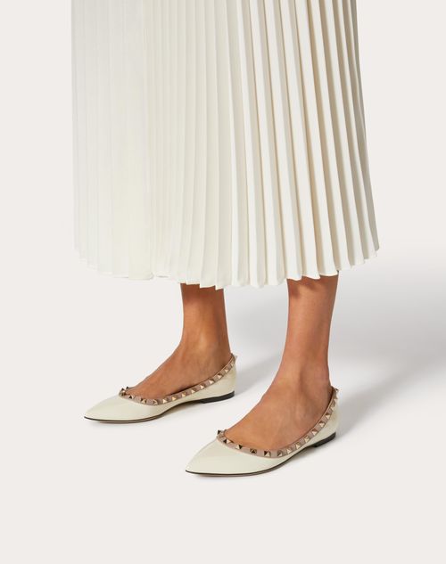 Patent Rockstud Ballet Flat for Woman in Poudre | Valentino US