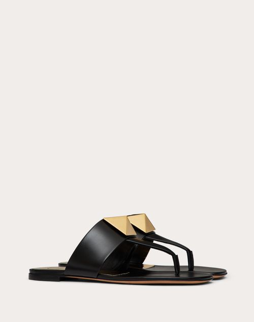 One Stud Calfskin Flat Thong Sandal for Woman in Black
