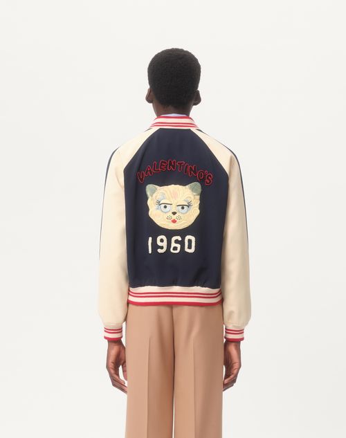 Valentino - Chaqueta Bomber De Lana Y Algodón Con Parche Del Vlogo Y Le Chat De La Maison - Azul/manteca - Hombre - Chaquetas Y Plumíferos