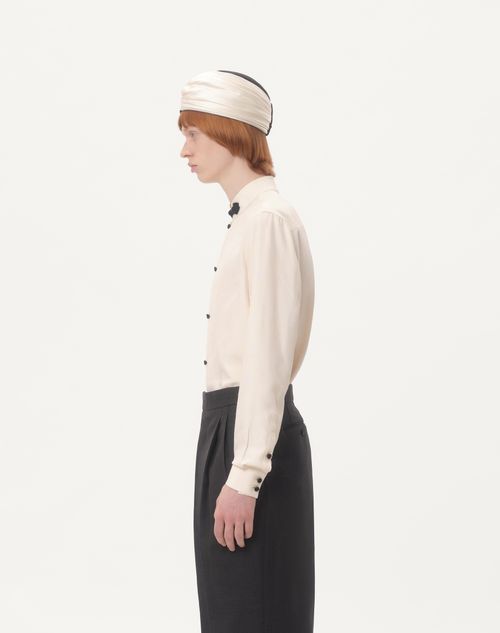 Valentino - CHEMISE EN SOIE SHANTUNG AVEC BRANDEBOURG - Blanc Cassé - Homme - Chemisiers