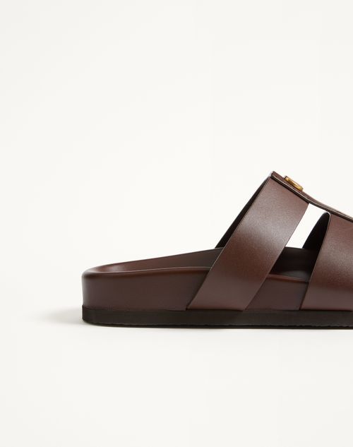 Valentino Garavani - Studshield Slide Sandal In Calfskin - Bark Brown - Man - Sandals And Slides