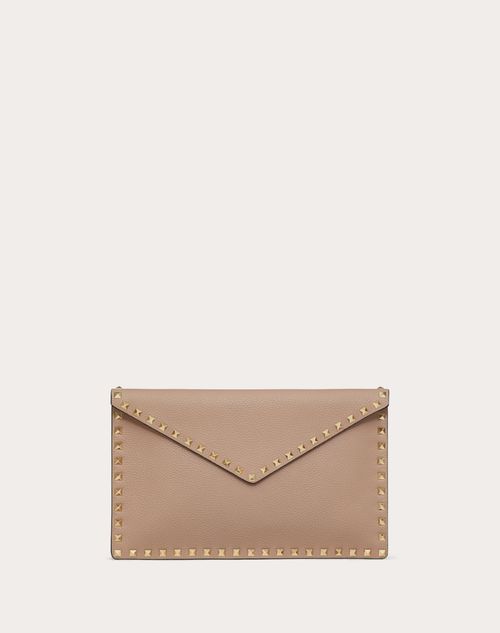Valentino Garavani - Rockstud Grainy Calfskin Envelope Pouch - Poudre - Woman - Mini Bags