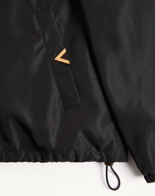 Valentino - ヴァレンティノ Vゴールド ライトウェイトナイロン フード付きウインドブレーカー - ブラック - メンズ - ジャケット＆ダウン