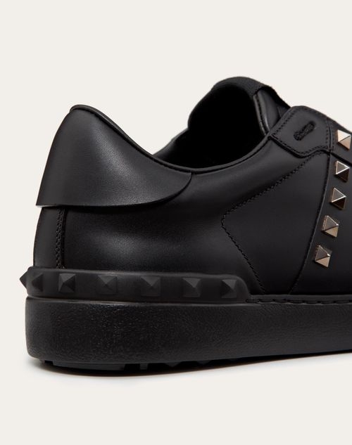 Black valentino rockstud trainers mens hotsell