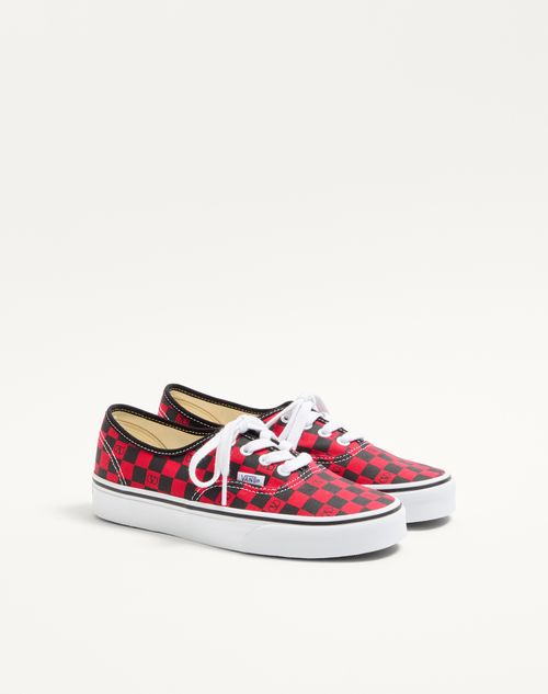 Valentino Garavani - Valentino Garavani And Vans Low-top Trainer In Fabric With Vlogo Checkerboard Print - Rouge Pur/black - Woman - Trainers