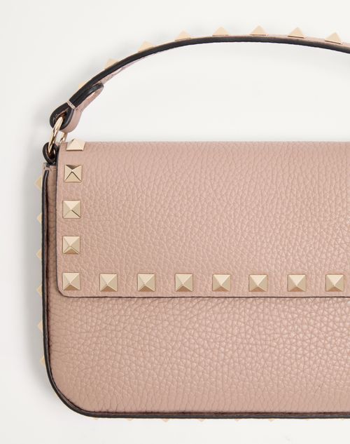 Valentino Garavani - Rockstud Grainy Calfskin Pouch - Poudre - Woman - Clutches