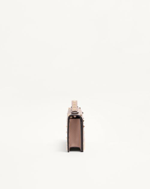Valentino Garavani - Rockstud Wallet With Chain In Grainy Calfskin - Poudre - Woman - Wallets And Small Leather Goods