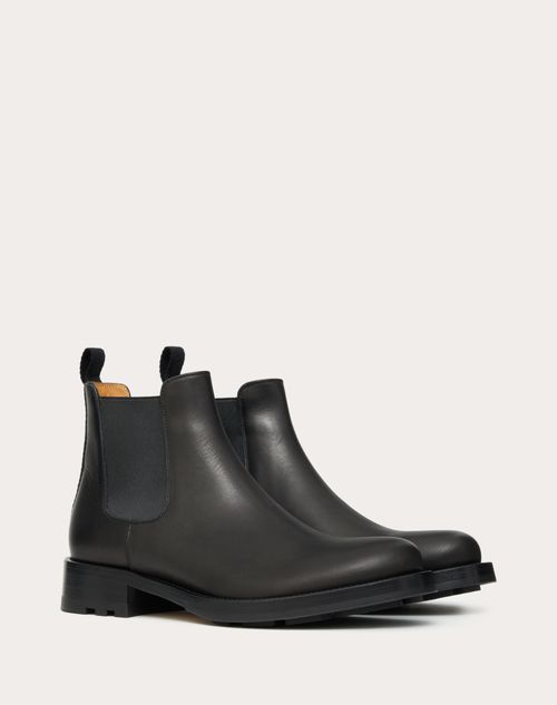 Valentino Garavani - Roman Stud Calfskin Chelsea Boot - Black - Man - Fashion Formal - M Shoes
