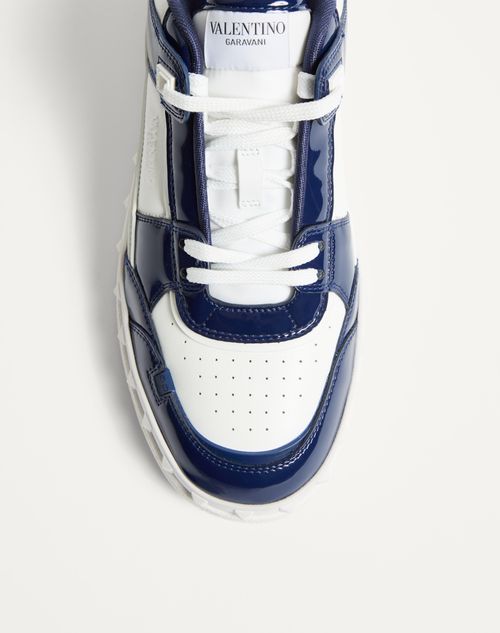  - Worker/white
