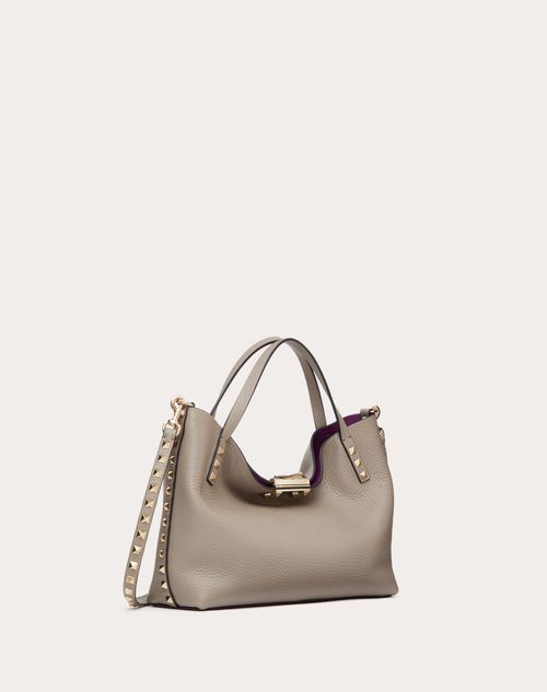 Valentino Garavani - Petit Sac Rockstud En Cuir De Veau Grainé Avec Doublure Contrastée - Moon Taupe/prune - Femme - Sacs