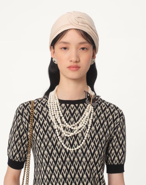  - Cream/black