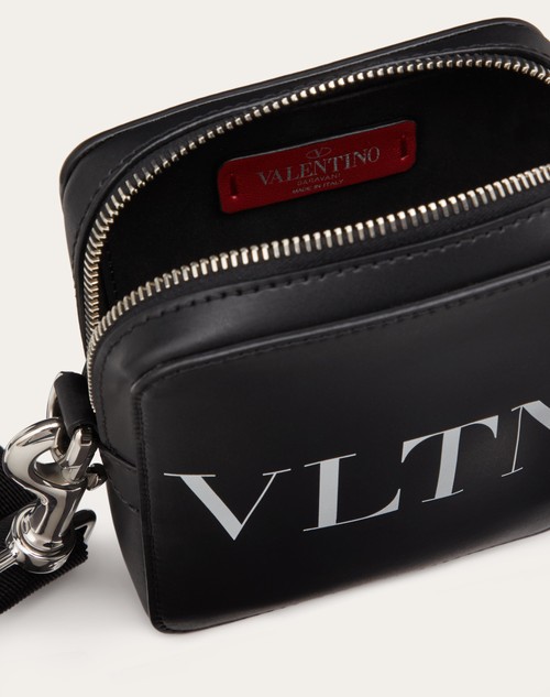 Vltn レザー スモール ショルダーバッグ for メンズ インチ ブラック | Valentino JP