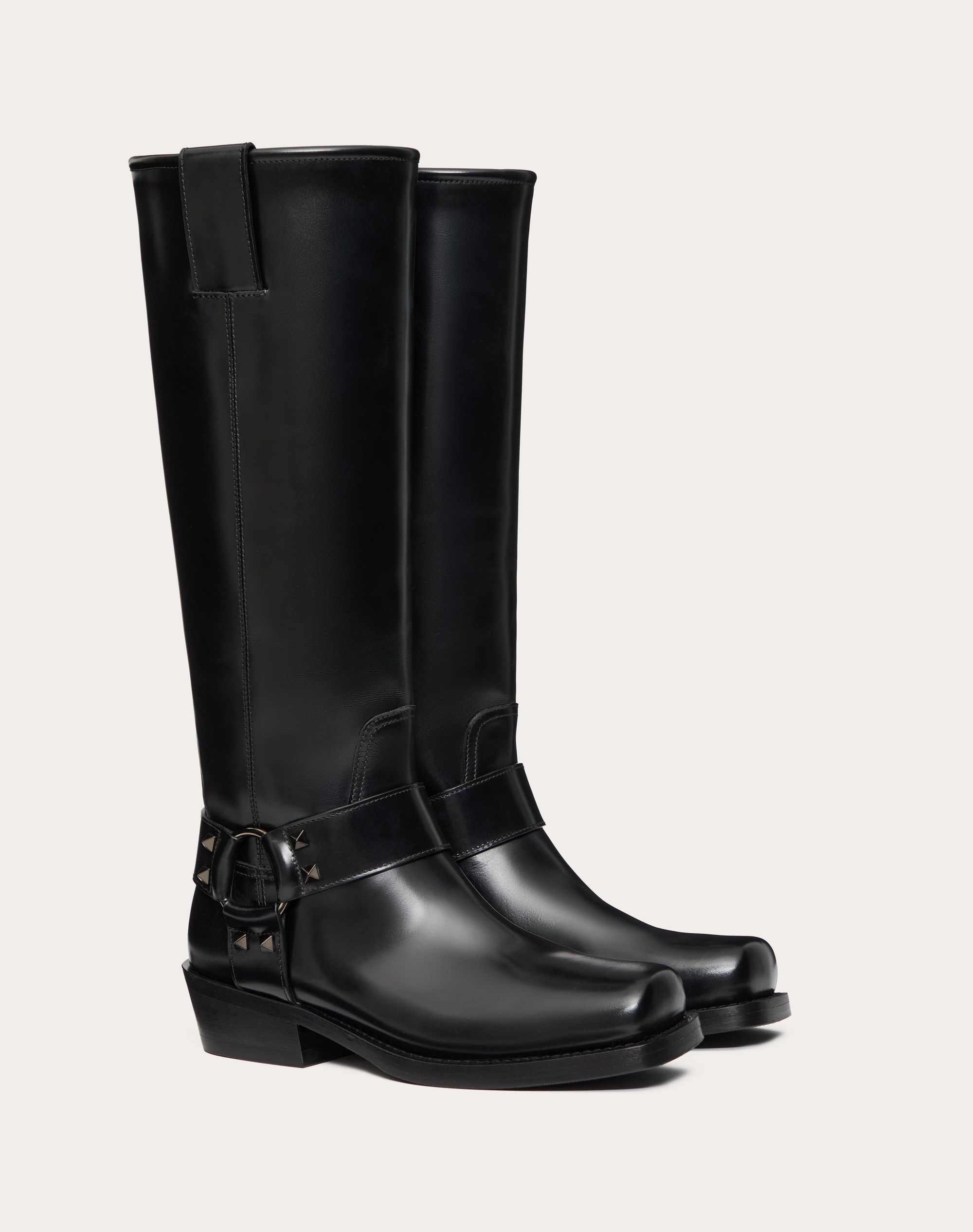 ROCKSTUD CALFSKIN BIKER BOOT 40MM?quality=80&size=35&format=auto