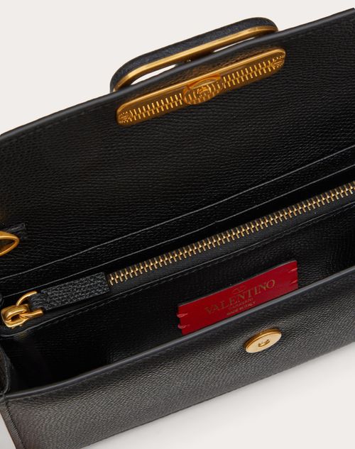 Valentino Garavani - Vlogo Signature Grainy Calfskin Wallet With Chain - Black - Woman - Wallets And Small Leather Goods