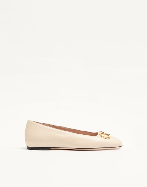 Valentino Garavani - Vlogo Signature Ballerina In Nappa - Butter - Woman - Ballerinas