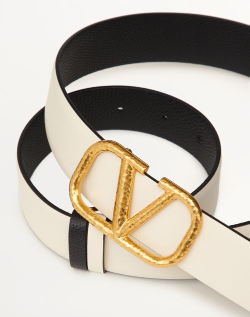 Valentino Garavani - Reversible Vlogo Signature Belt In Grainy Calfskin 30mm - Light Ivory/black - Woman - Winter Shop