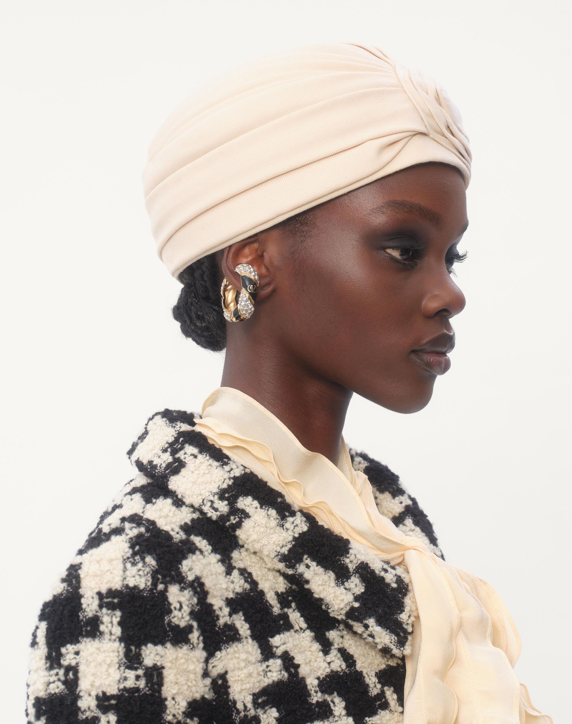 イヤリング VALENTINO Valentino Garavani 'Pas Plus' earrings Pas Plus Metal And Pearl Earrings for Woman in Gold/cream