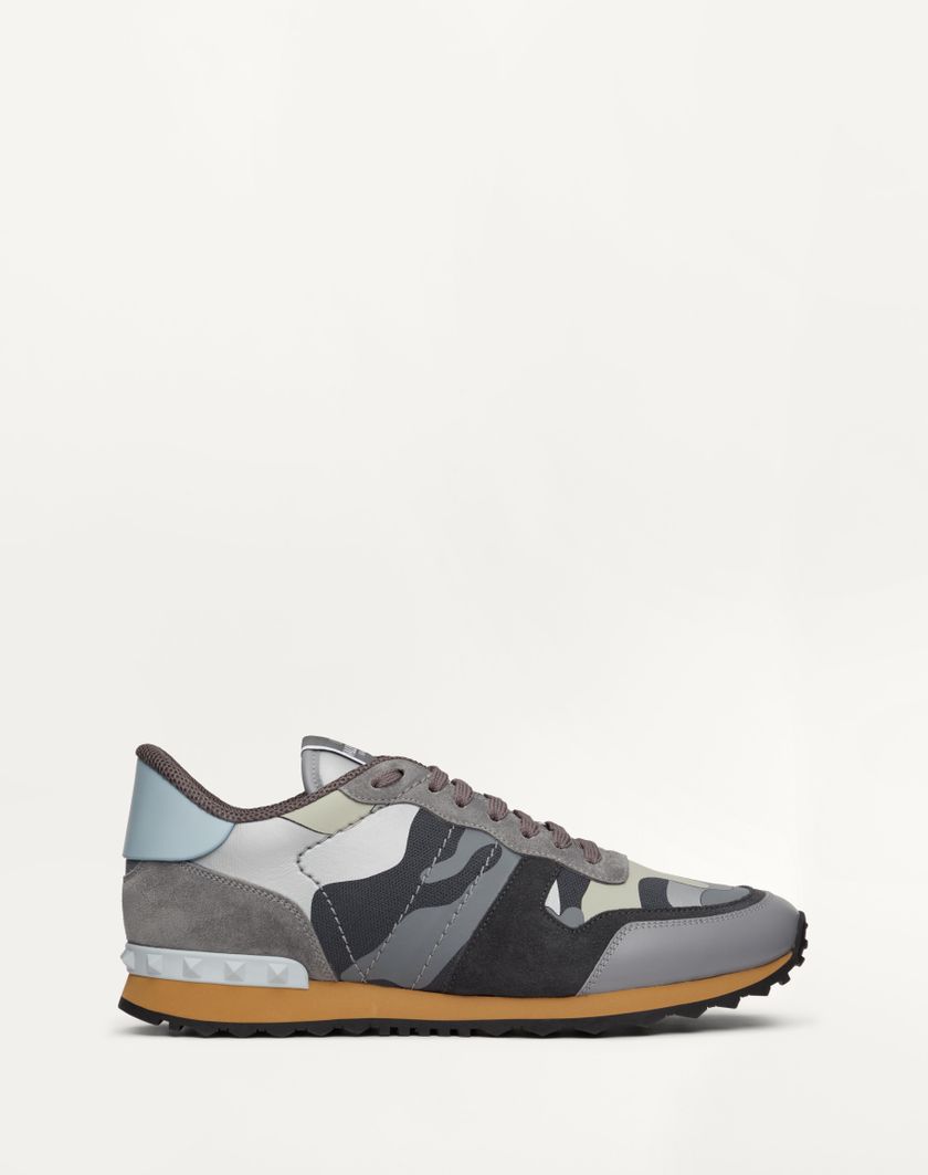 Valentino Handbags Sneaker Rockrunner Camouflage In Tessuto Nappato per Uomo in Grigio/silver/nuage | Valentino IT