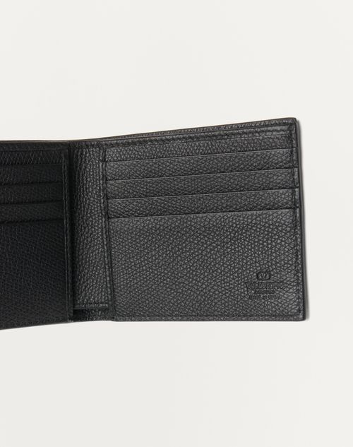 Vlogo Signature Grainy Calfskin Wallet for Man in Black Vlogo Signature Grainy Calfskin Wallet for Man in Black