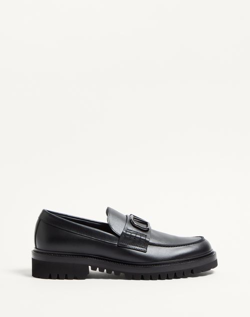 Valentino Garavani - Vlogo Signature Calfskin Loafer - Black - Man - Loafers And Driver