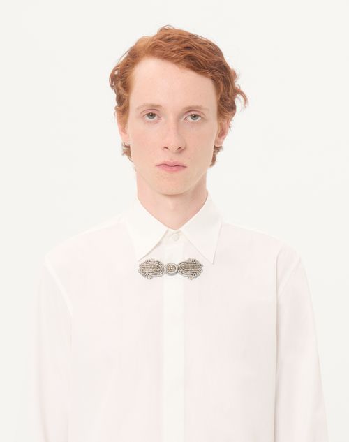 Valentino - Camicia A Maniche Lunghe Valentino In Popeline Di Cotone Con Alamaro Ricamato - Bianco/ Nero - Uomo - Camicie
