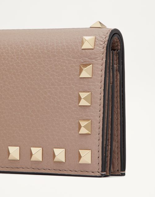 Valentino Garavani - Small Rockstud Grainy Calfskin Wallet - Poudre - Woman - Gifts For Her