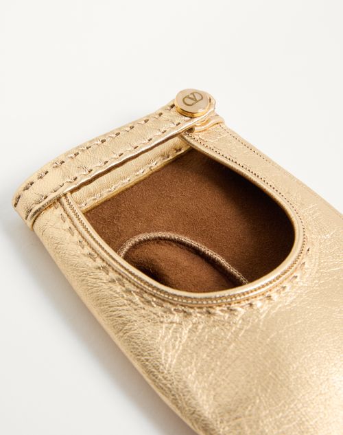 Valentino Garavani - Vlogo Signature Laminated Nappa Gloves - Gold - Woman - Hats And Gloves
