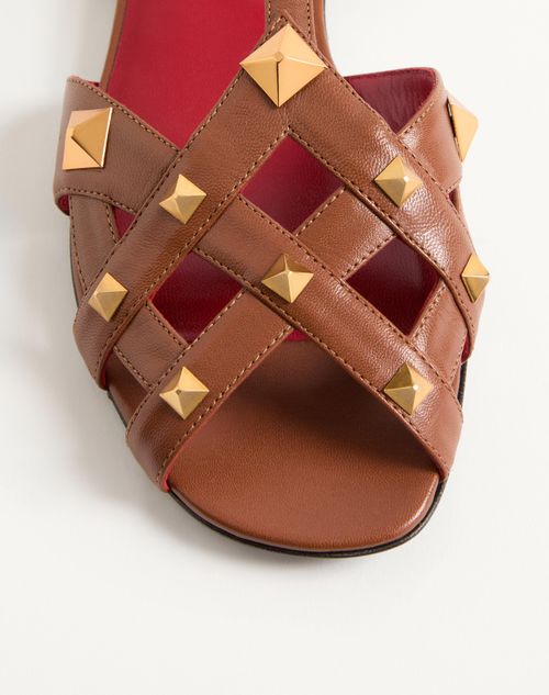 Valentino Garavani - Studdy Kidskin Sandal - Tobacco - Woman - Sandals