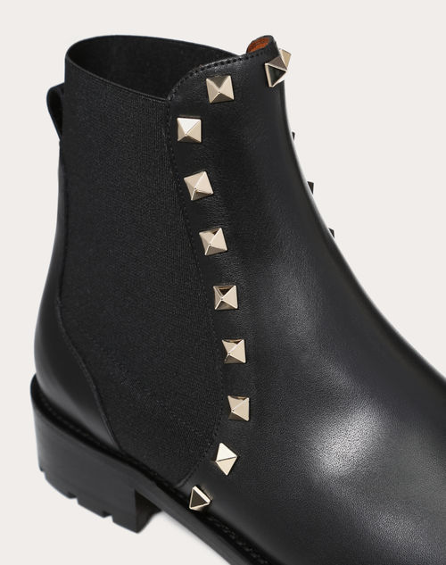 Valentino Garavani Women's Rockstud M-Way Combat Boots in Calfskin with Feathers 50mm - Black - Size 7