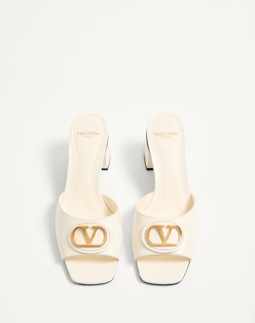 Valentino Garavani - SANDALIA SIN TALÓN VLOGO SIGNATURE DE CUERO DE BECERRO CON TACÓN DE 60 MM - Marfil - Mujer - Sandalias