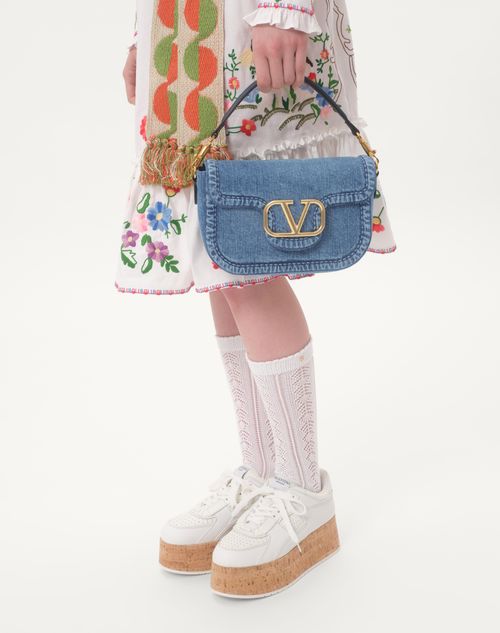 Valentino Garavani - BOLSO DE HOMBRO VALENTINO GARAVANI ALLTIME DE MEZCLILLA CON CORREA DE CINTA BORDADA - Denim/worker - Mujer - Bolsos De Hombro