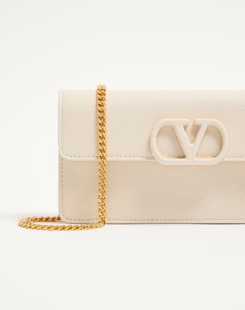 Valentino Garavani - Portafoglio Con Catena Vlogo Signature In Vitello Granato - Light Ivory - Donna - Pochette