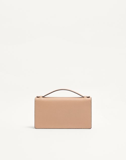 Valentino Garavani - Vlogo Signature Grainy Calfskin Wallet With Chain - Rose Sand - Woman - Clutches