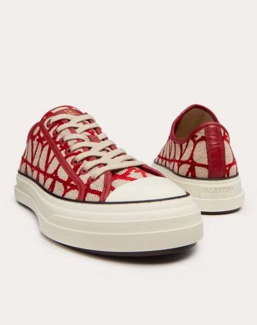 Valentino garavani hot sale red shoes